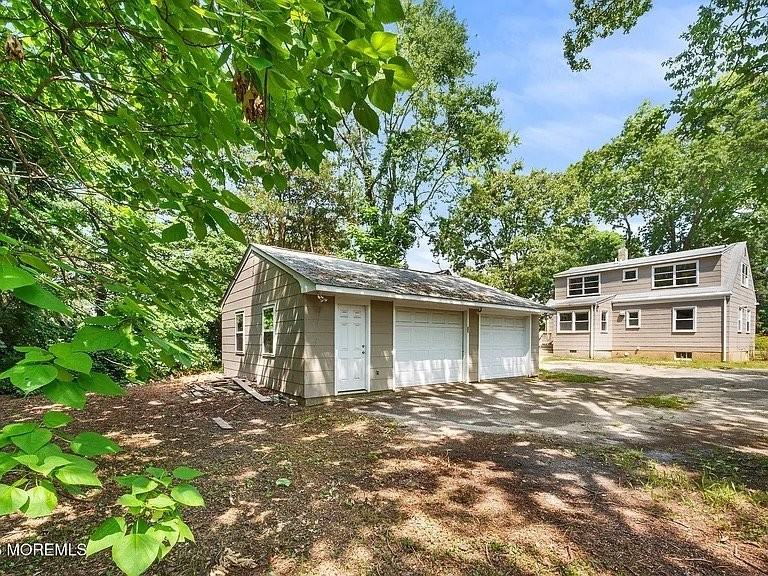 905 Washington St - Photo 2 of 19