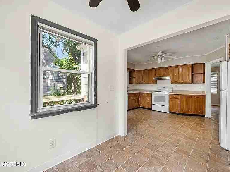905 Washington St - Photo 4 of 19