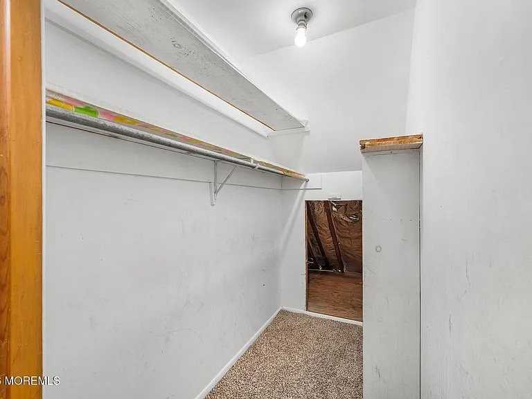 905 Washington St - Photo 5 of 19