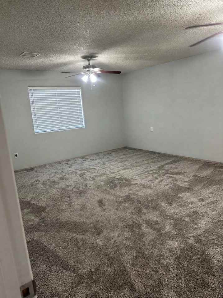 61946 Oleander Dr - Photo 2 of 6