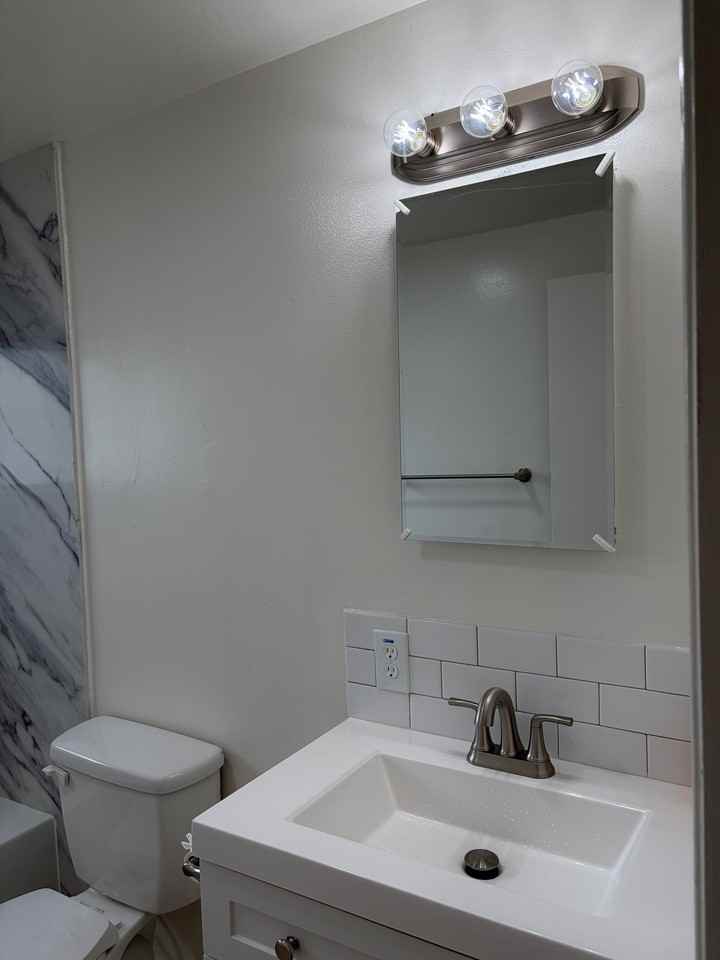 1701 Carver Ct #2 - Photo 3 of 8