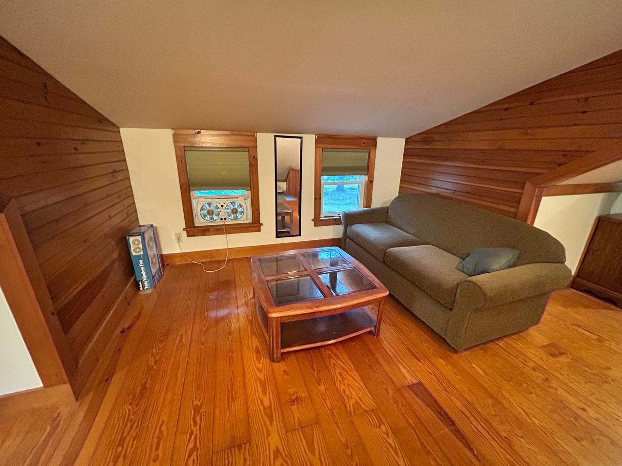94 Summit St - Photo 4 of 17