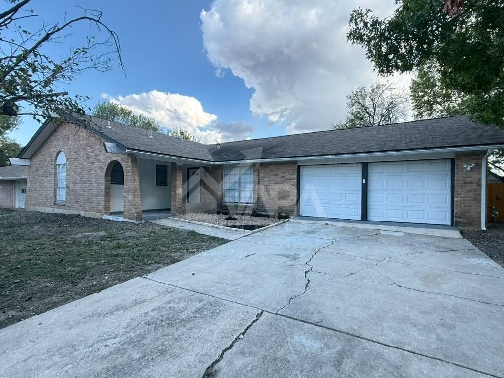 307 Castle Ct - Photo 2 of 19
