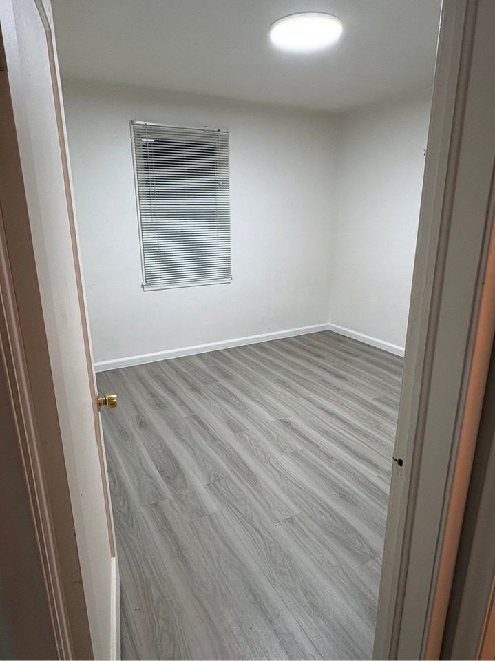 325 8th St #327 - Photo 2 of 11