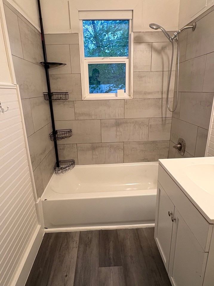 325 8th St #327 - Photo 3 of 11