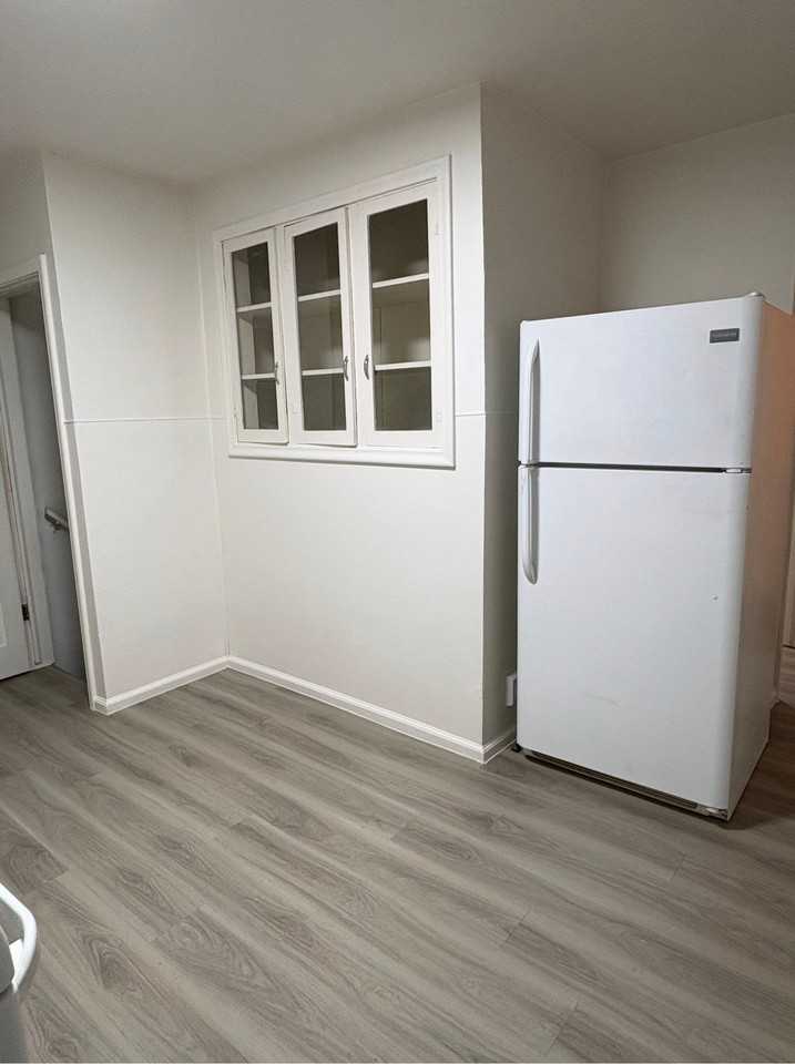 325 8th St #327 - Photo 6 of 11