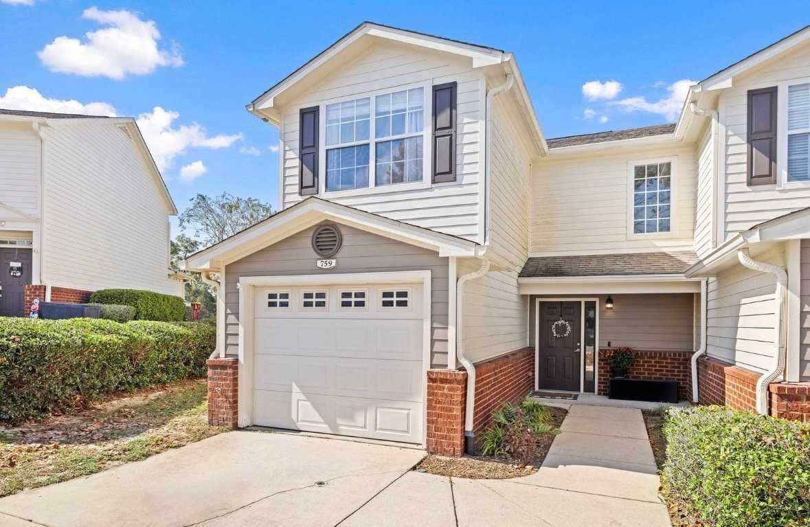759 Majestic Dr - Photo 3 of 19