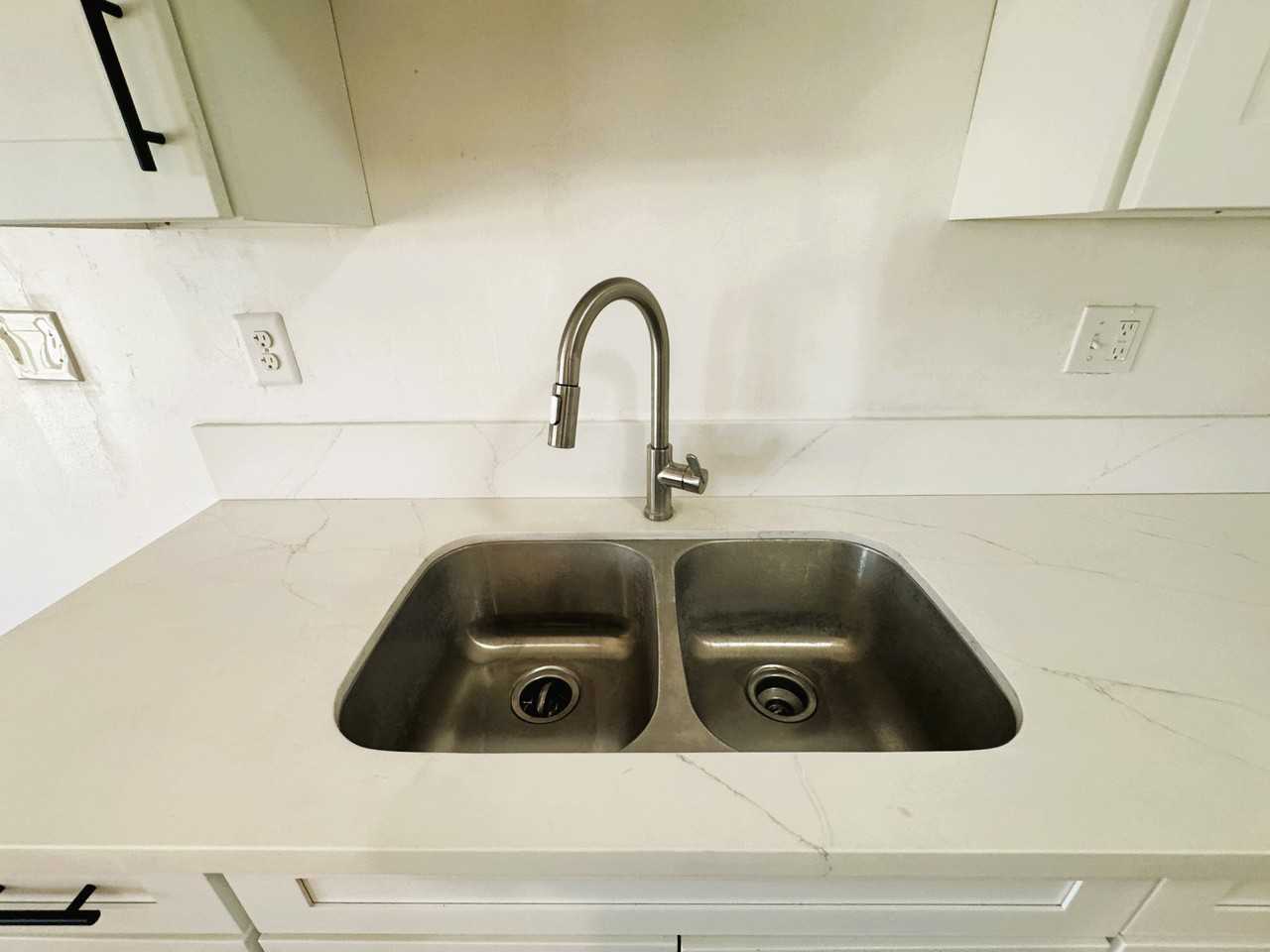 2031 E Almont Ave #A - Photo 4 of 20