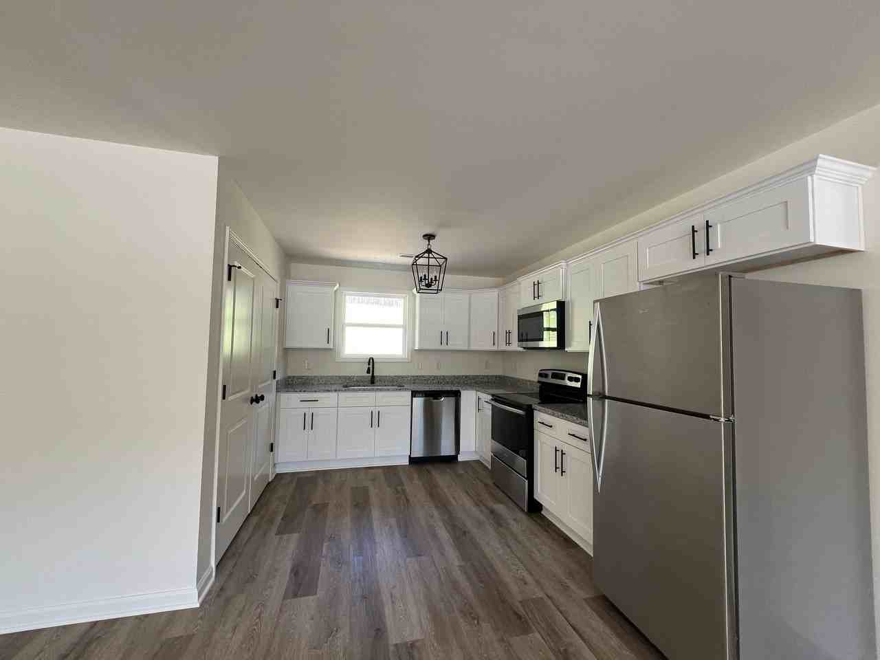 933 S Mccrary St #1 - Photo 2 of 10