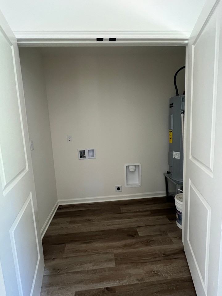 933 S Mccrary St #1 - Photo 5 of 10