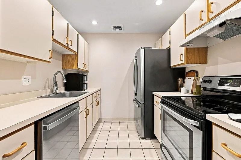 300 Commercial St #513 - Photo 6 of 14