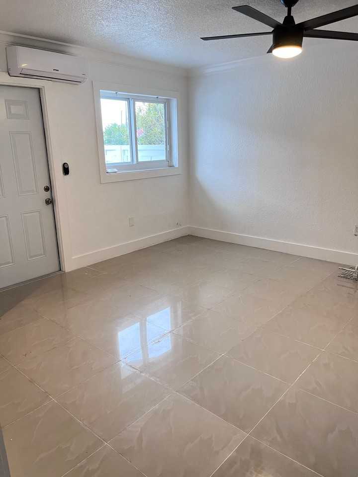 12040 Sw 6th St - Photo 2 of 9