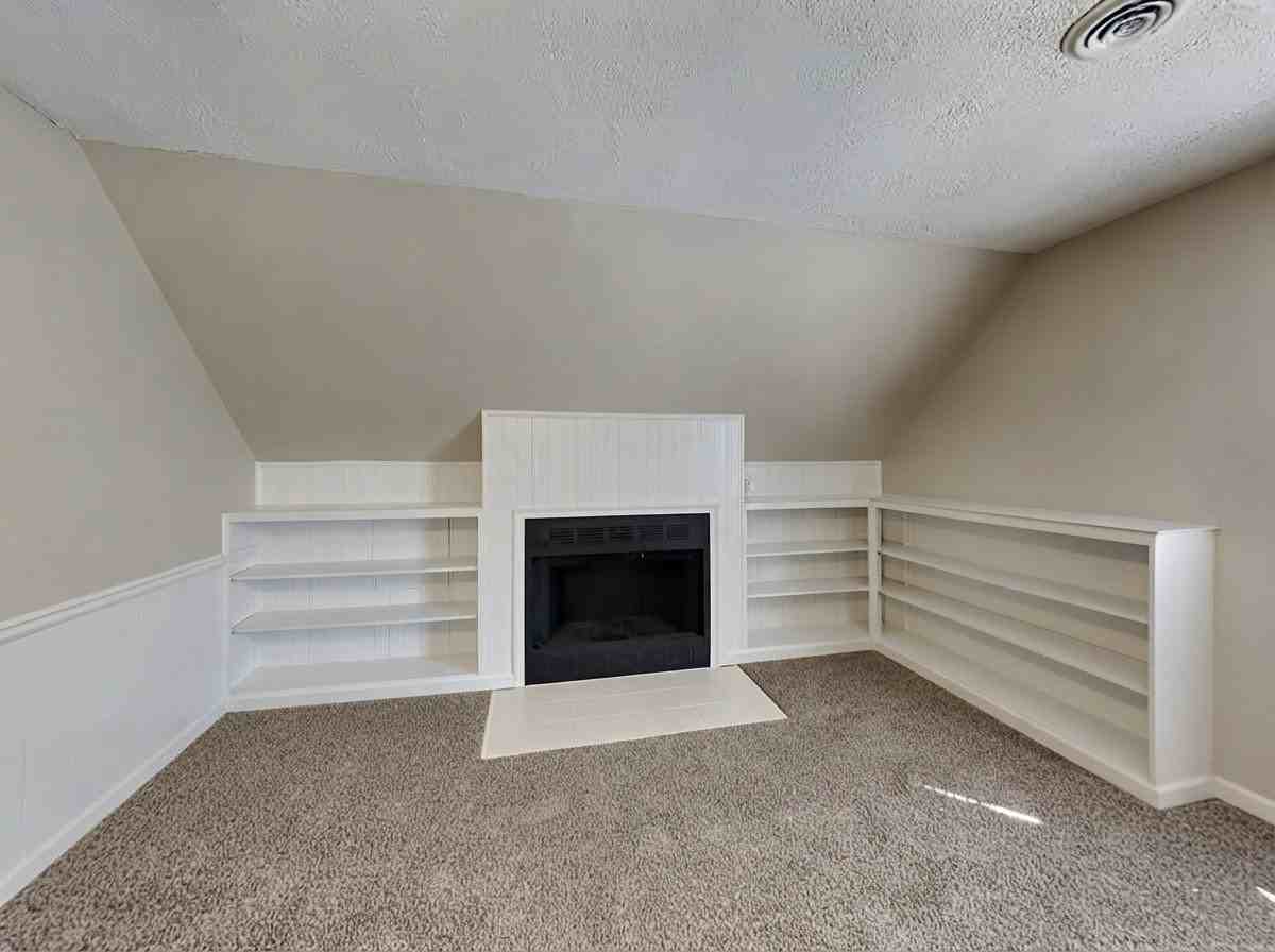 1901 Pond Ridge Ct - Photo 5 of 10