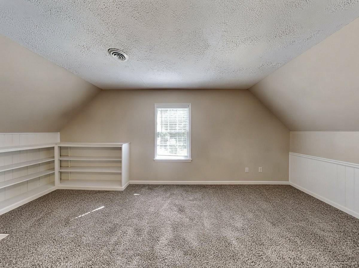 1901 Pond Ridge Ct - Photo 6 of 10