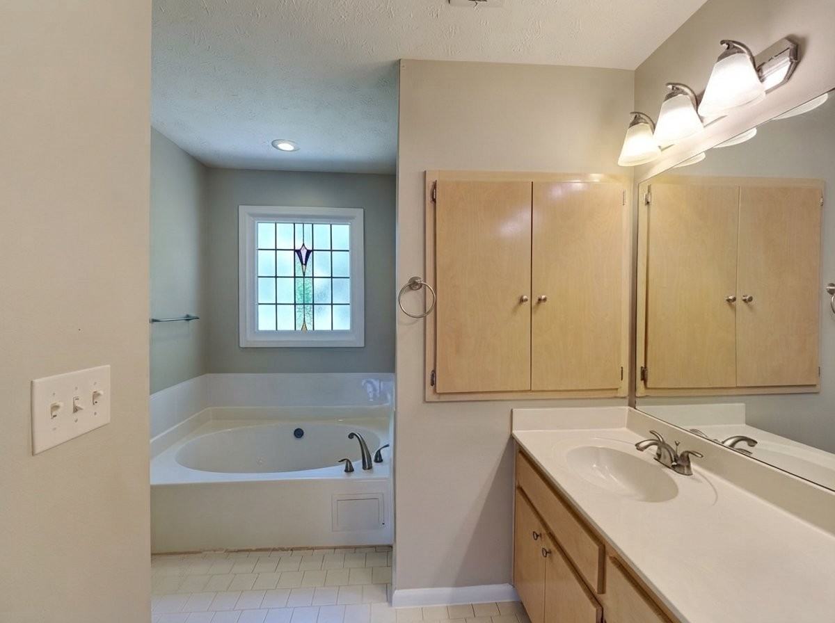 1901 Pond Ridge Ct - Photo 7 of 10