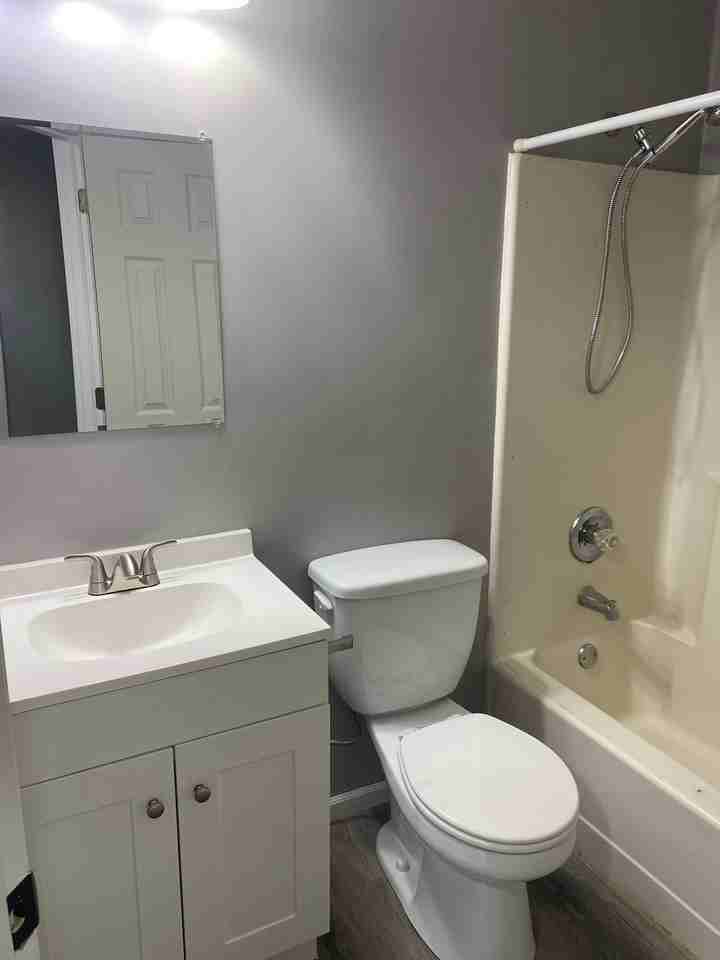 517 S Clark St - Photo 3 of 11