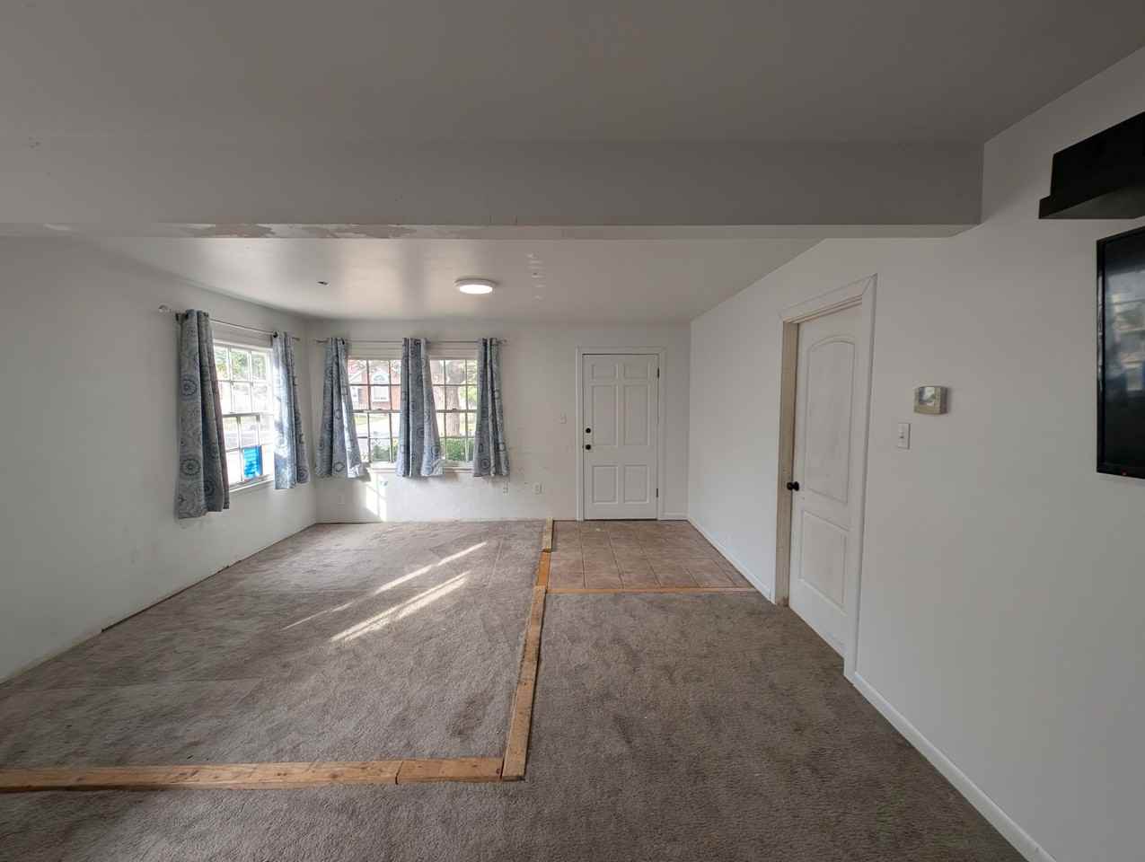 255 Flint St - Photo 2 of 12