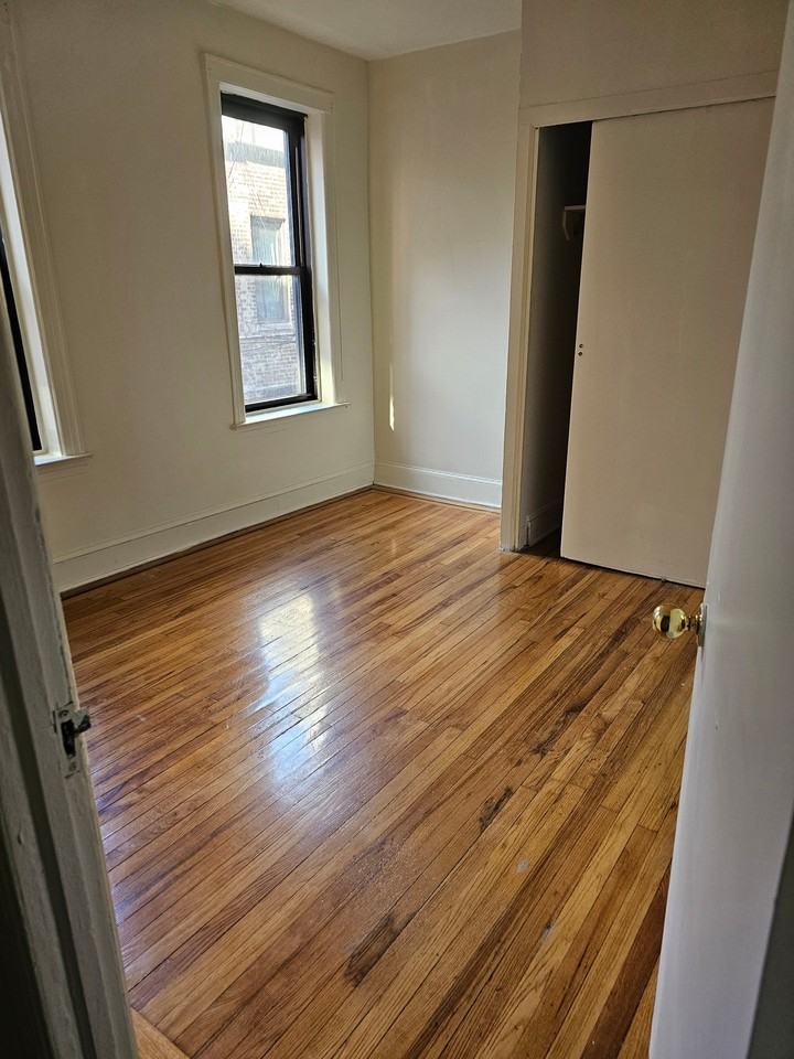 151 35th Ave #2G - Photo 2 of 6