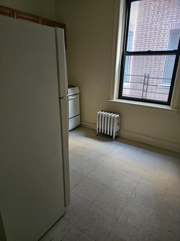 151 35th Ave #2G - Photo 5 of 6