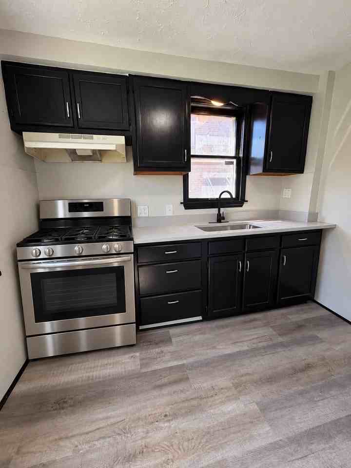 5481 Dalewood Ave - Photo 2 of 10