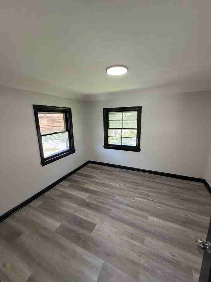 5481 Dalewood Ave - Photo 7 of 10