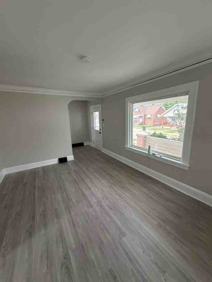 10816 Park Heights Ave - Photo 5 of 11