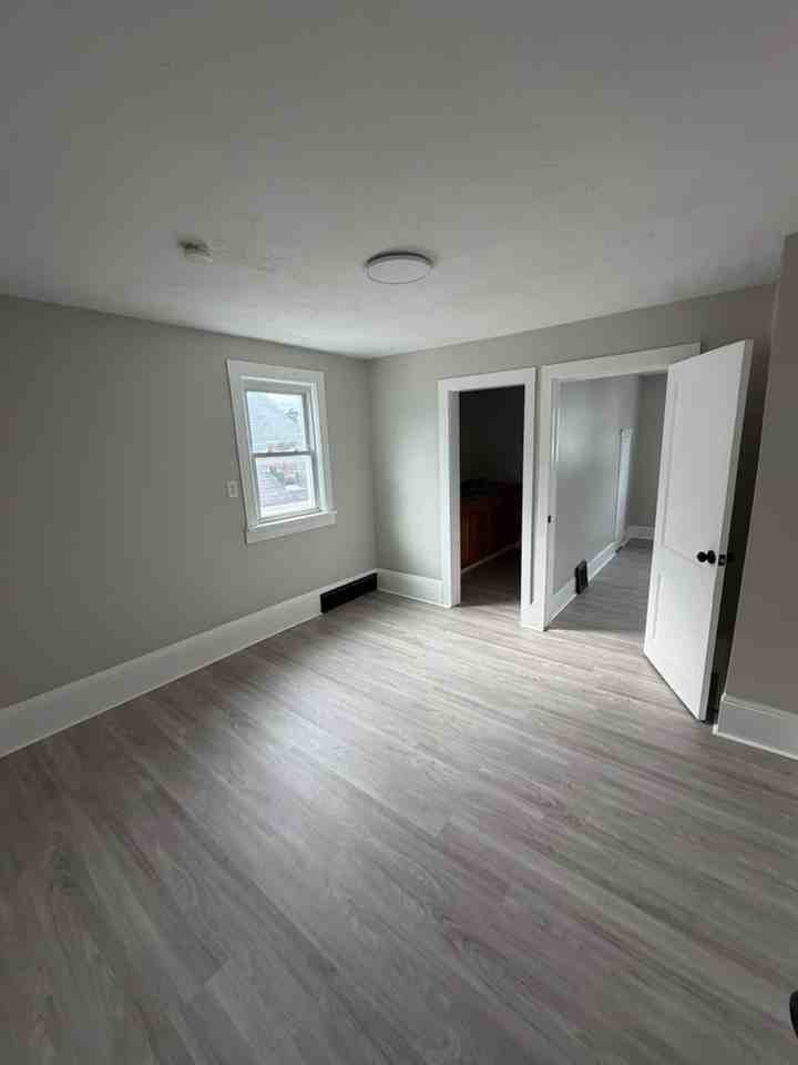 10816 Park Heights Ave - Photo 7 of 11