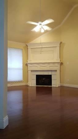8609 Berwick Dr - Photo 3 of 9