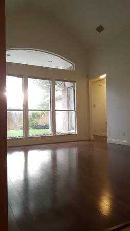 8609 Berwick Dr - Photo 4 of 9