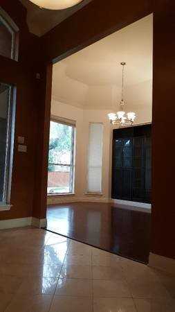 8609 Berwick Dr - Photo 5 of 9