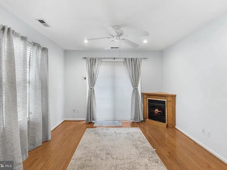 64 Maple Leaf Cir - Photo 2 of 17