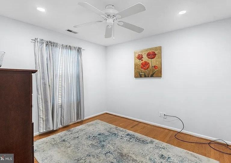 64 Maple Leaf Cir - Photo 4 of 17