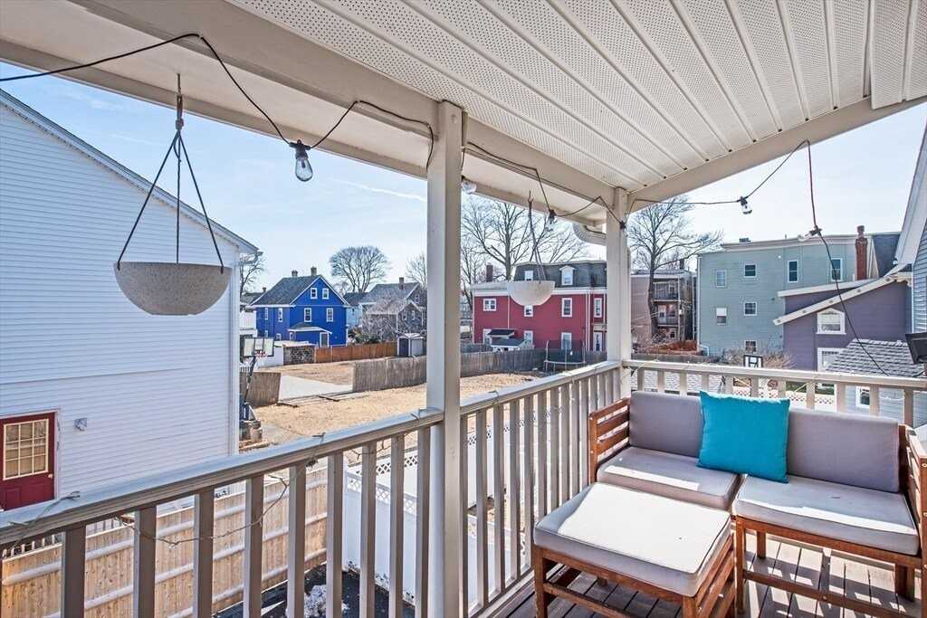 4 Holton St #B - Photo 5 of 20