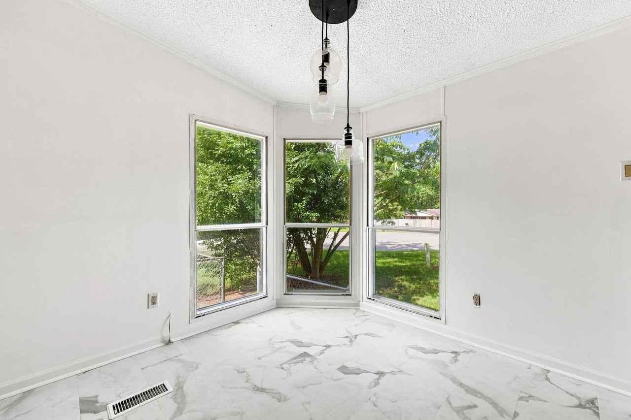 135 Virginia Ln - Photo 7 of 20