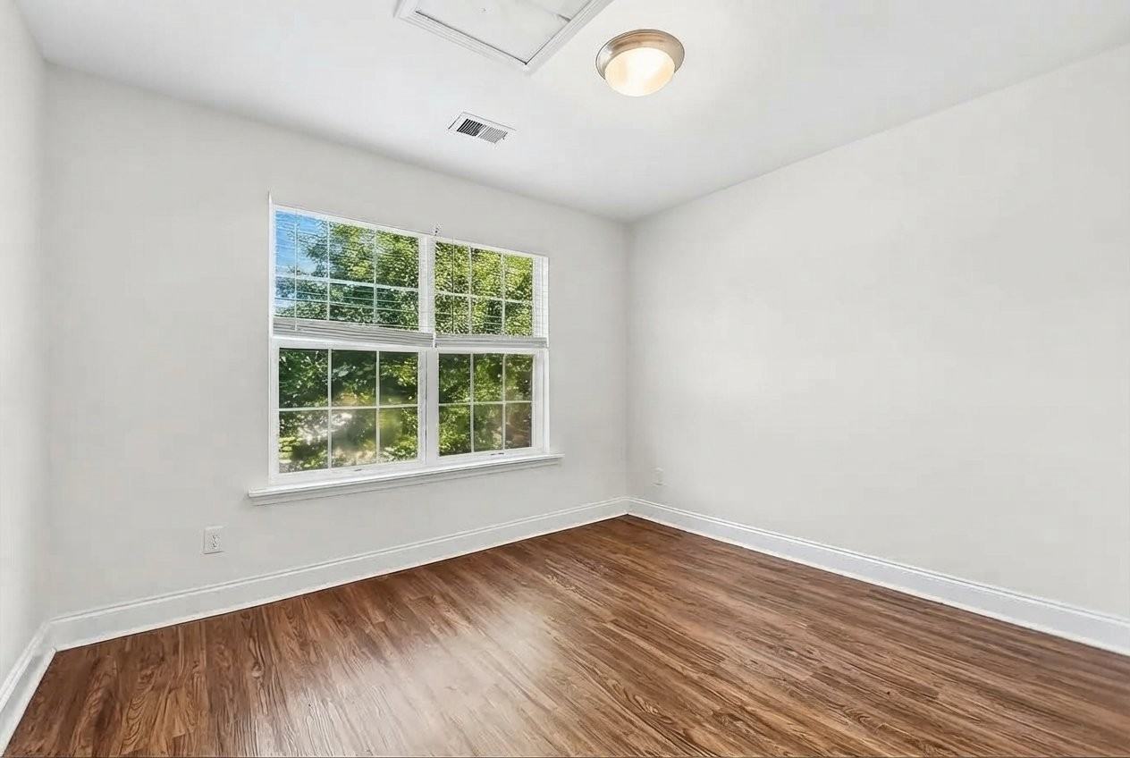 1008 Magnolia Ln - Photo 5 of 11