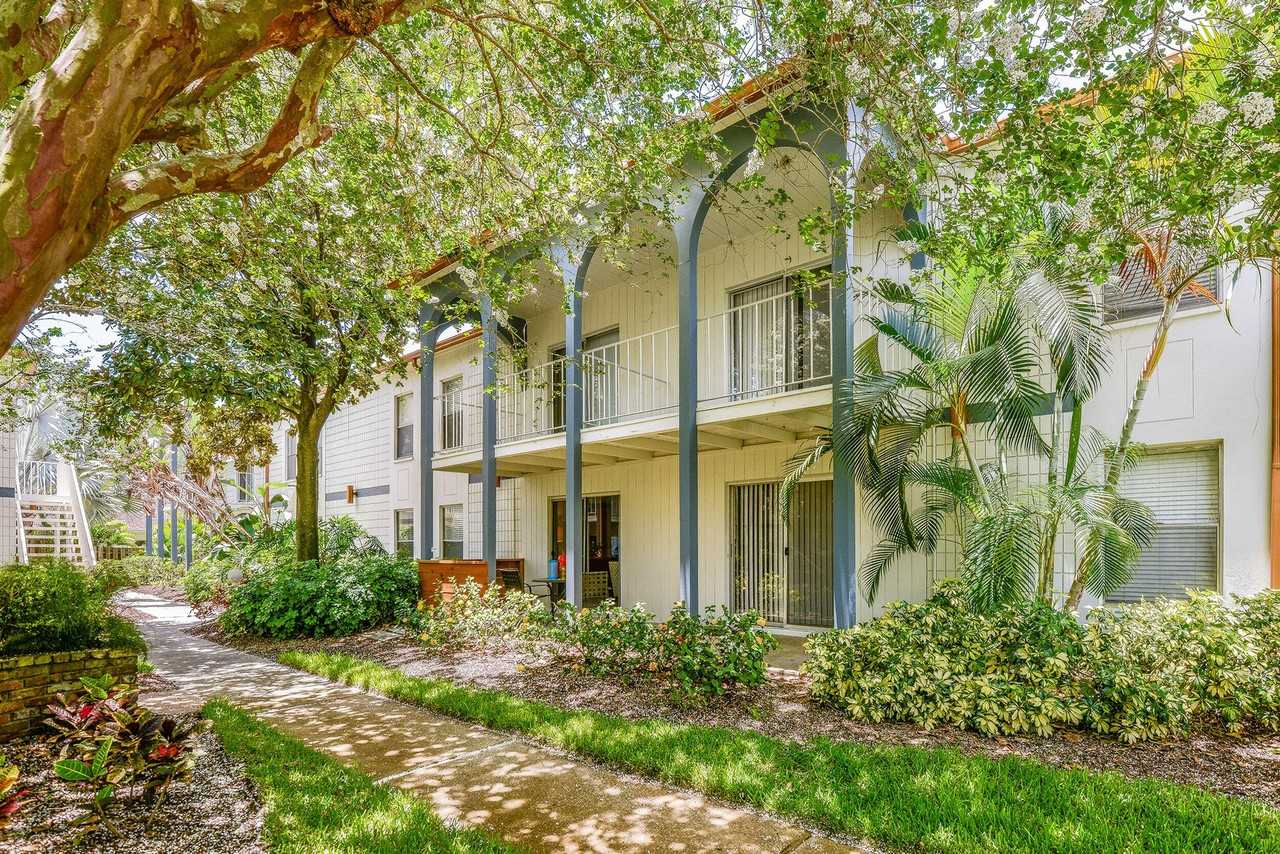 4350 W Kennedy Blvd #110-52 - Photo 6 of 14