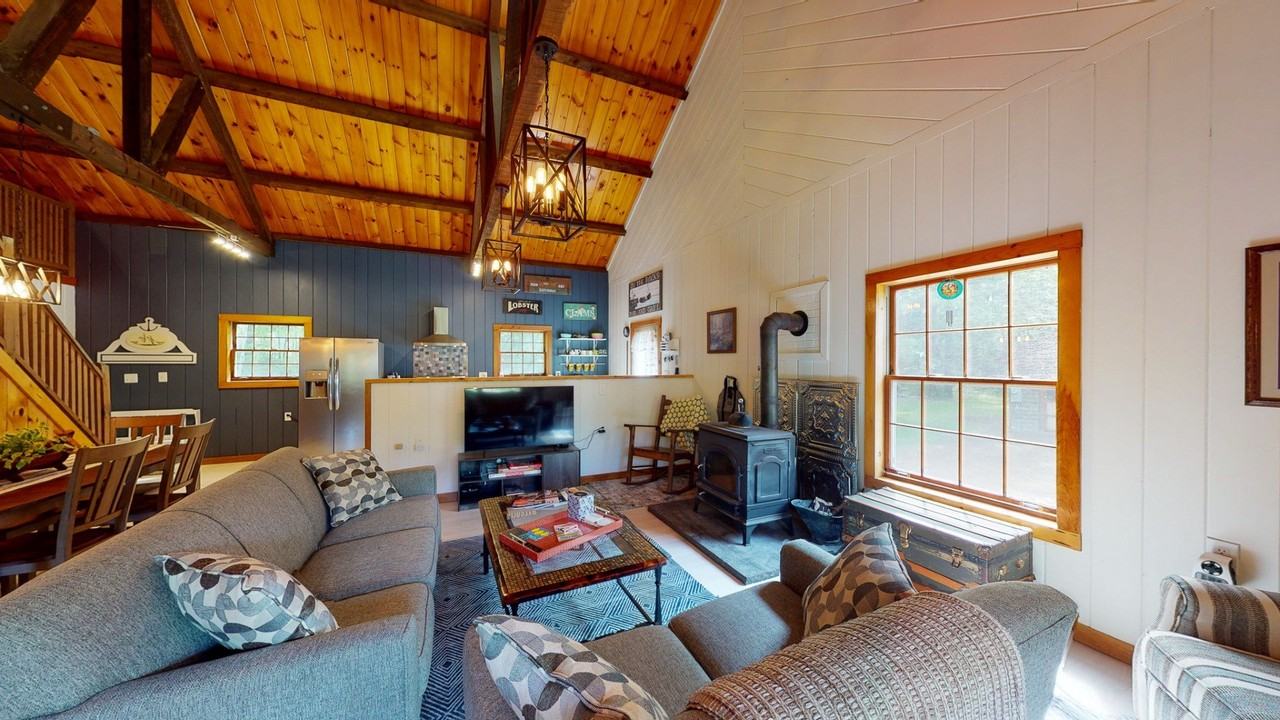 334 Fenwick Rd - Photo 5 of 13