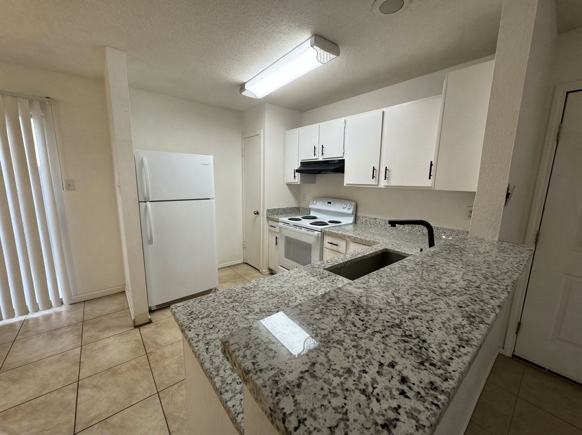 8869 Meadow Range St - Photo 4 of 9