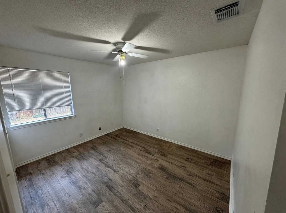 8869 Meadow Range St - Photo 6 of 9