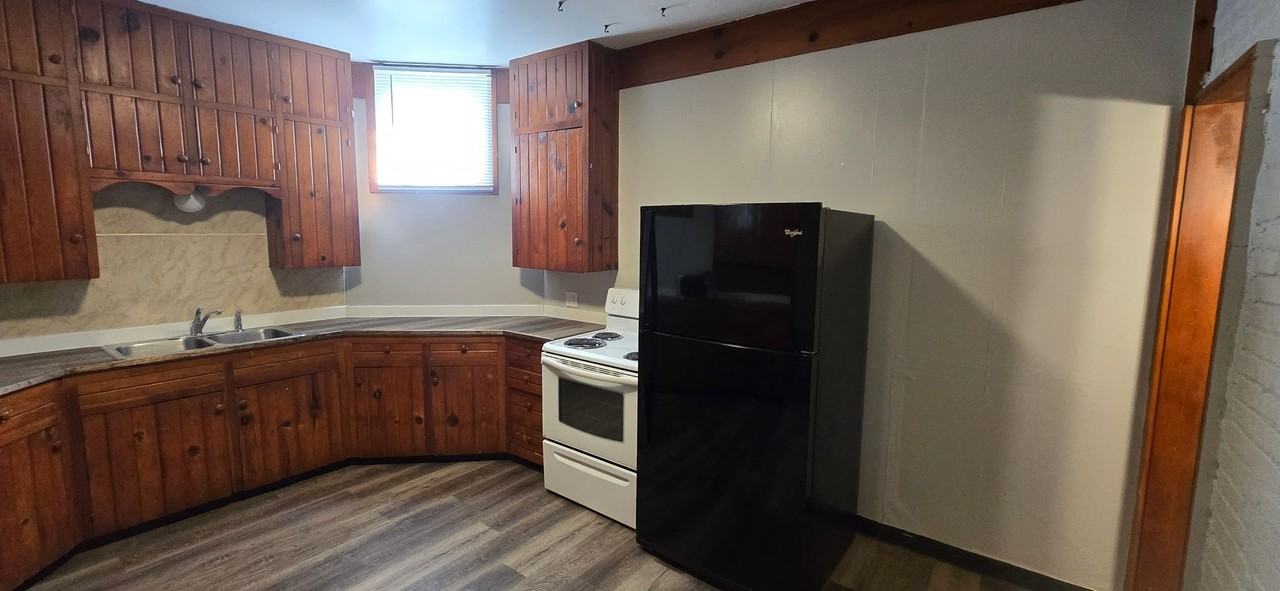 1003 5th St Bsmt #BS - Photo 5 of 19