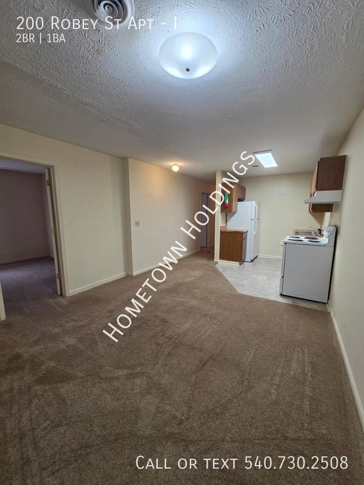 200 Robey St #I - Photo 4 of 12