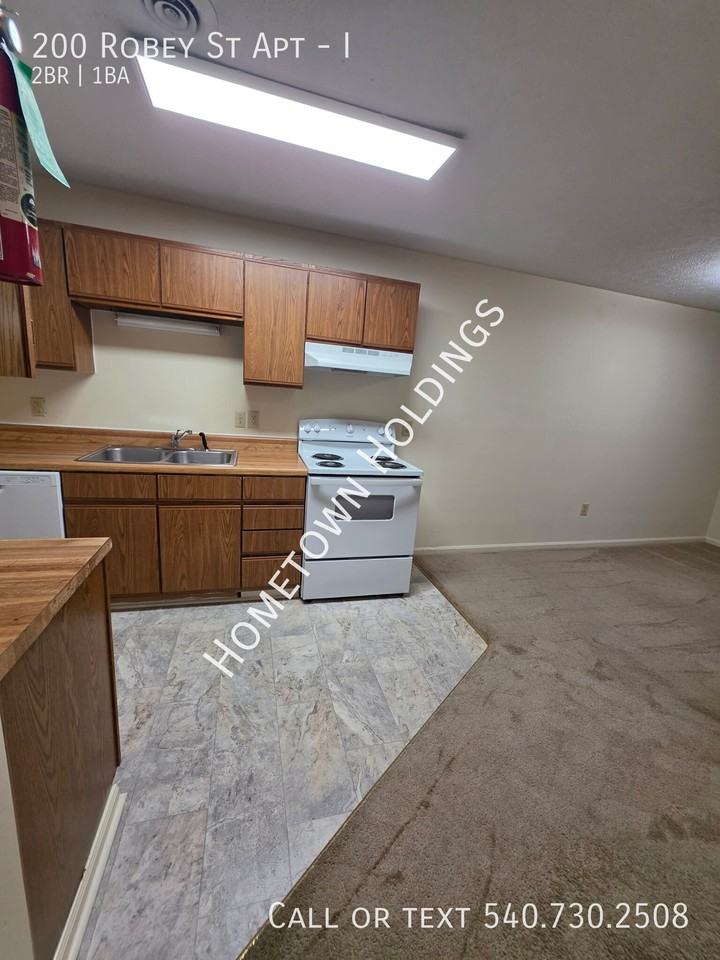 200 Robey St #I - Photo 6 of 12