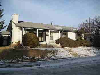 52 Mardale Cres Ne - Photo 2 of 11