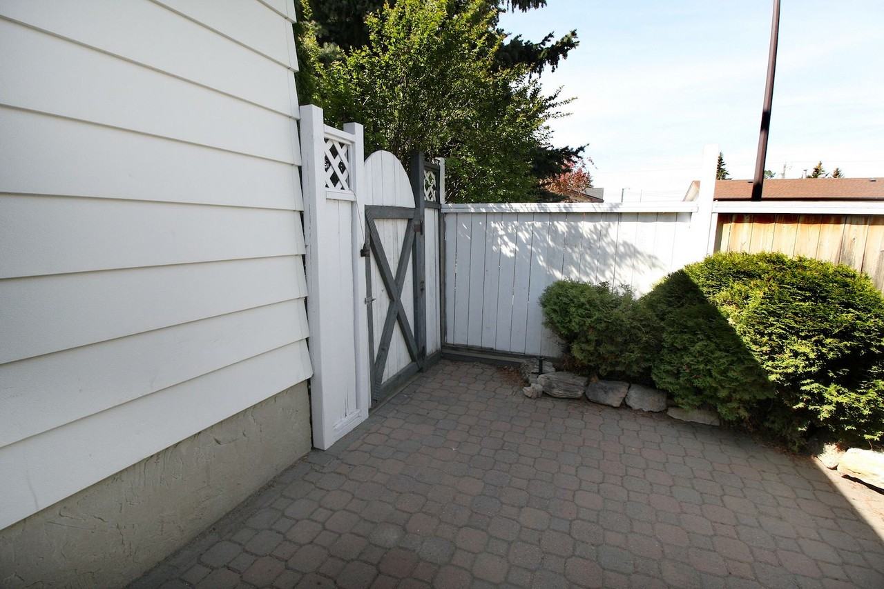 52 Mardale Cres Ne - Photo 3 of 11