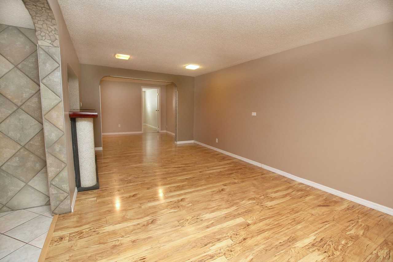 52 Mardale Cres Ne - Photo 5 of 11