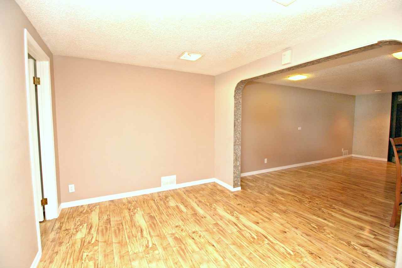 52 Mardale Cres Ne - Photo 6 of 11