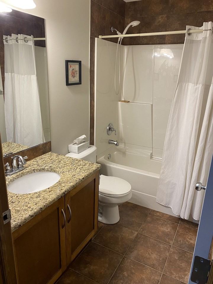 510 Chaparral Dr Se - Photo 2 of 12