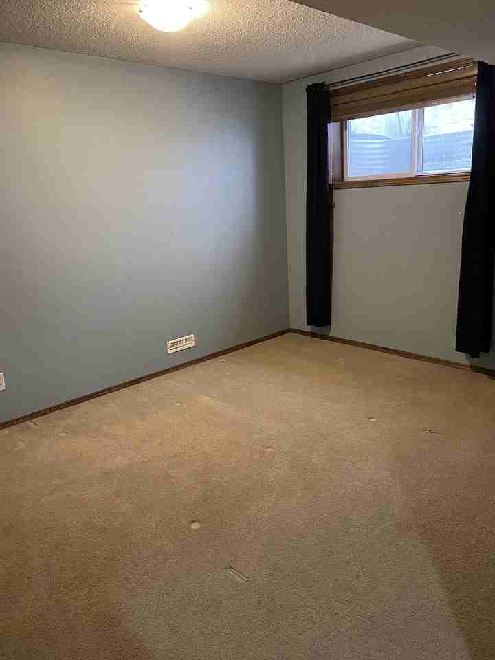 510 Chaparral Dr Se - Photo 3 of 12