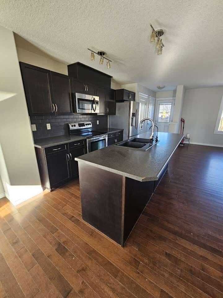 396 Secord Blvd Nw - Photo 2 of 11