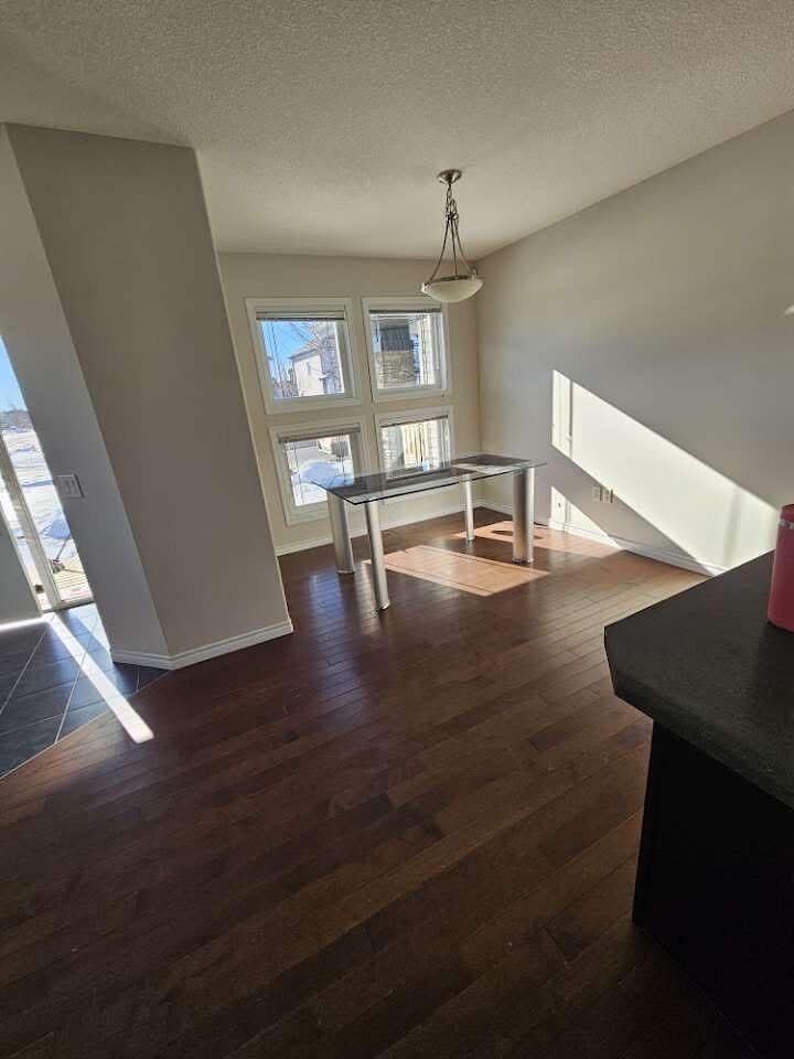 396 Secord Blvd Nw - Photo 3 of 11